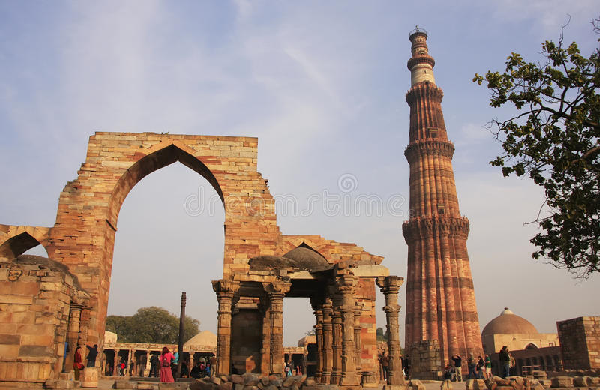Qutub Minar in Hindi